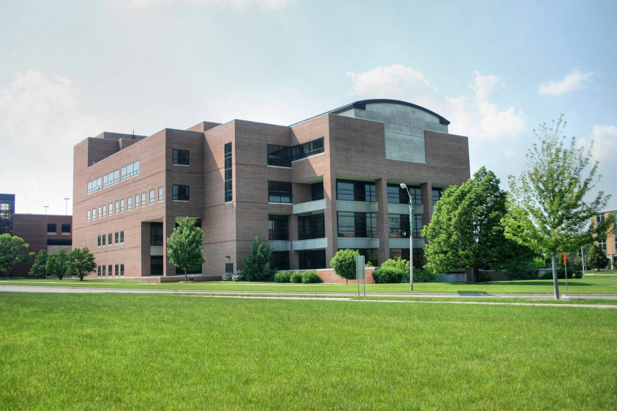 A photograph of the Law School Building located on the Michigan State University campus in East Lansing, Michigan. Image by the original uploader, Jeffness, at English Wikipedia; transferred from en.wikipedia to Wikipedia Commons; CC BY-SA 2.5, no changes made.