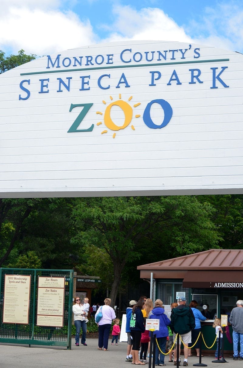 Image of the Seneca Park Zoo Entrance