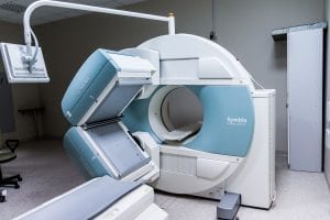 Magnetic Resonance Imaging (MRI) machine; image by Jarmoluk, via Pixabay.com.