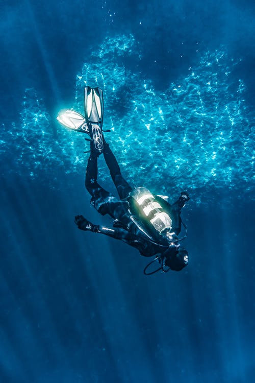 Florida Residents Have Been Accused of Selling Rebreather Equipment