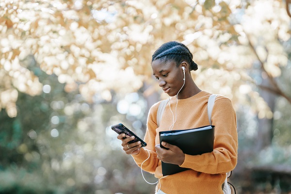 Music Can Help Studiers Concentrate, Raise Their GPAs