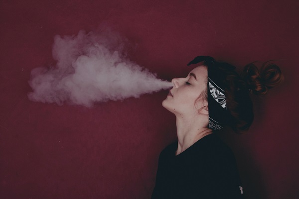 Teens are Influenced by Their Parents' Smoking, Vaping Habits