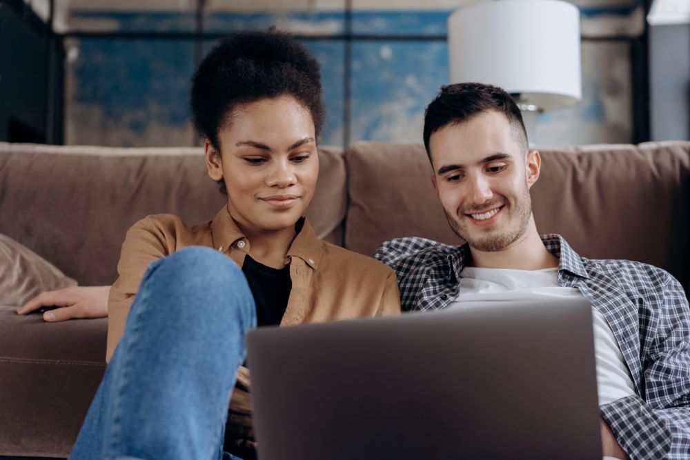 Study Reveals Comparisons between Husbands, Wives Working at Home