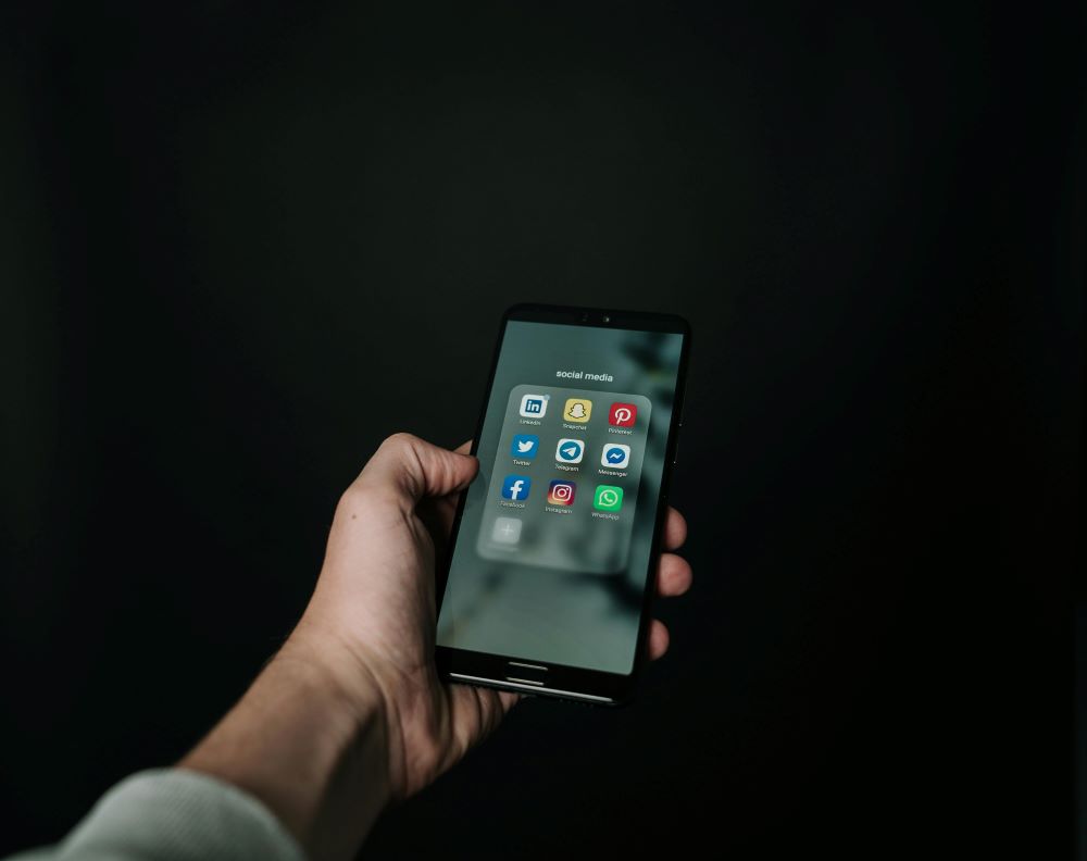 Study: Power-driven Social Media Users Spread False Information