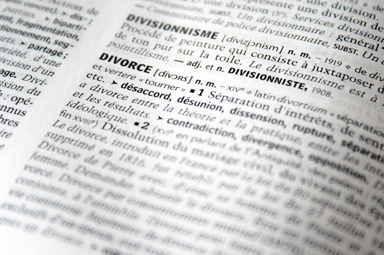 Dictionary page with divorce at the top; image by CQF-avocat, via Pixabay.com.