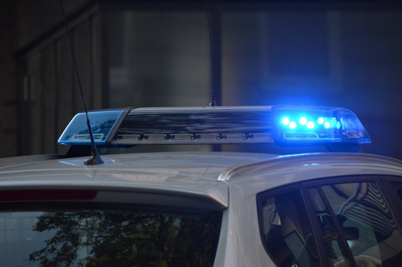 Vehicle with blue emergency light turned on; image by Pixabay, via Pixabay.com.
