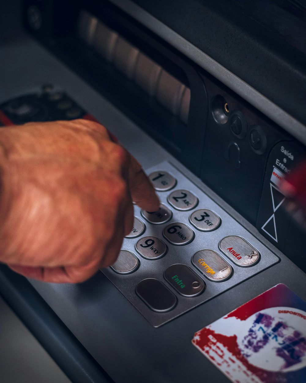 Bank Settles ATM Fee Lawsuit Claims