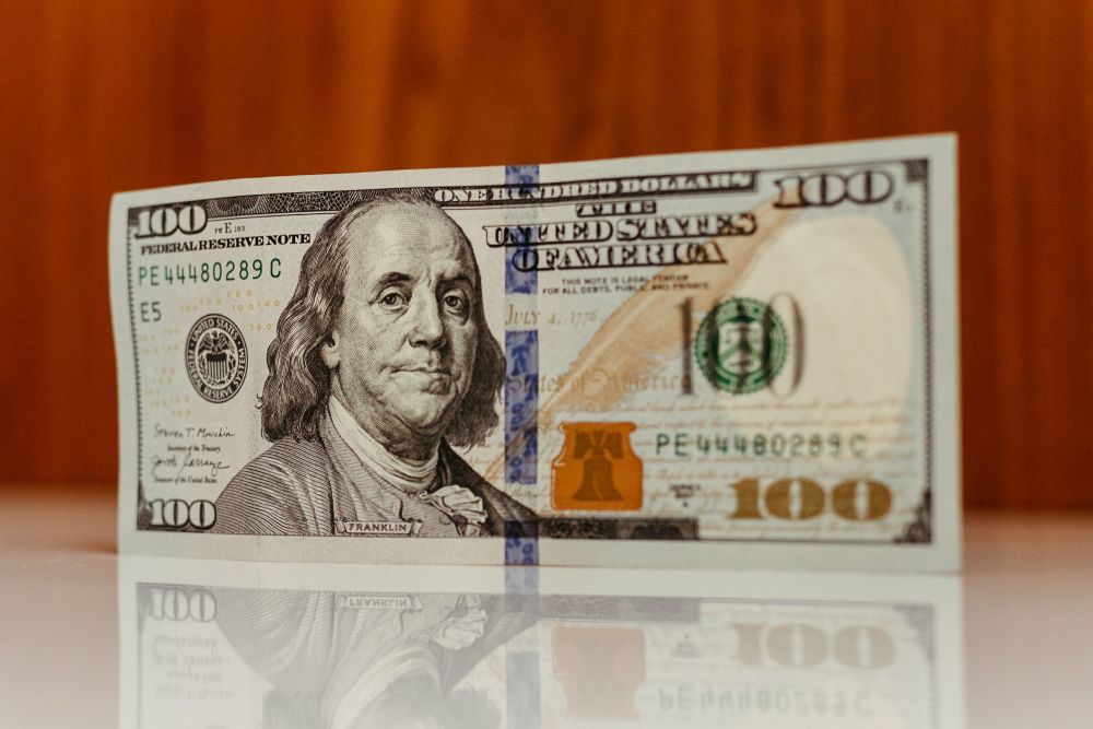 Oregon Broker Sentenced in Fraud Scheme